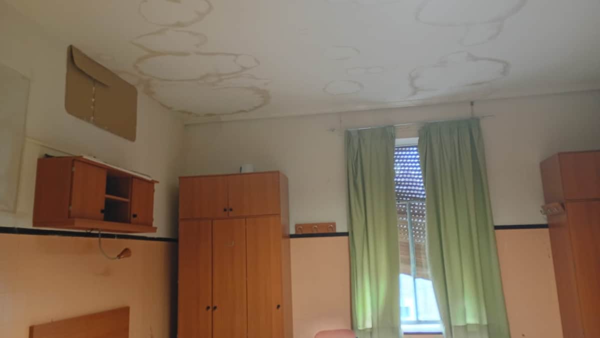 El Goloso y la Academia de Infantería de Toledo: denuncias de grietas, humedades, desprendimientos y cortes de agua y calefacción