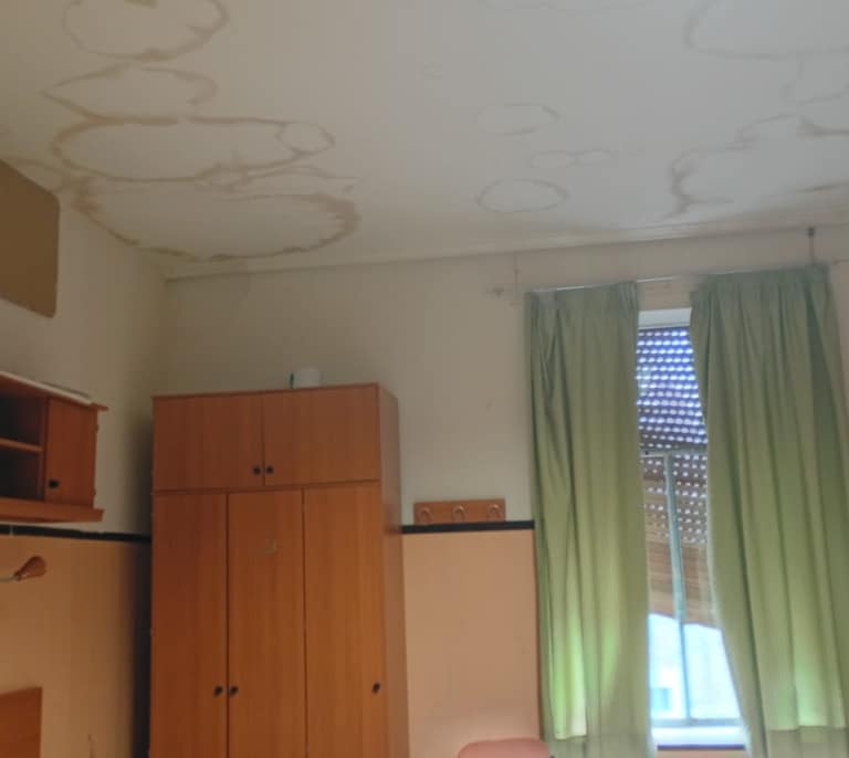 El Goloso y la Academia de Infantería de Toledo: denuncias de grietas, humedades, desprendimientos y cortes de agua y calefacción