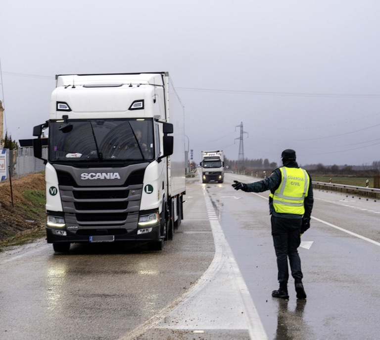 Se levantan las restricciones a camiones por el temporal en trece carreteras nacionales