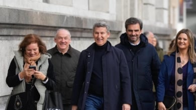 Feijóo exige al PP una oposición "sin cuartel" contra Sánchez: "Los españoles están enfadados; yo también"