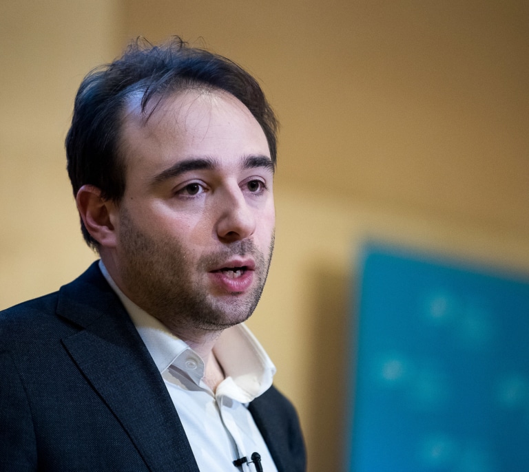 Yascha Mounk: "En un plazo de cinco a diez años, la IA diezmará a la clase media"