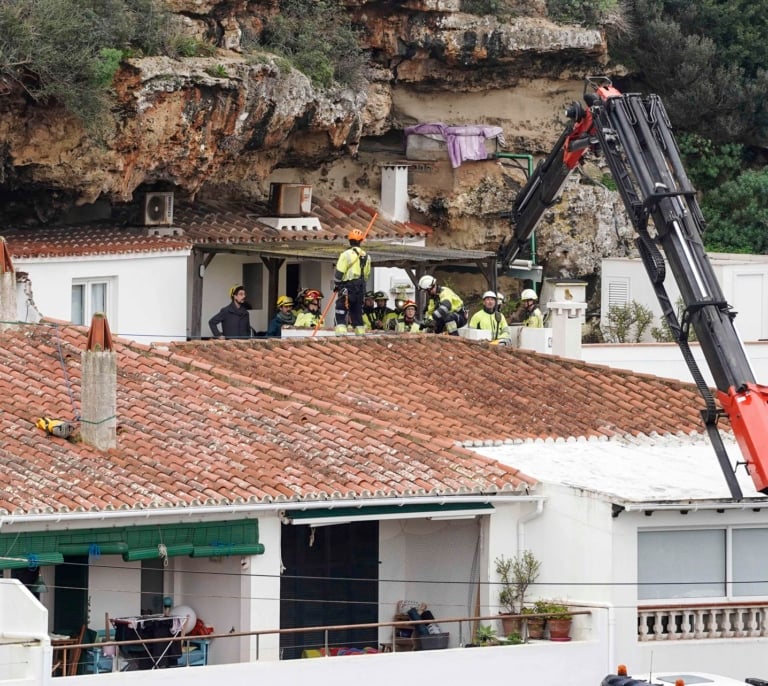 Muere aplastado por una roca del tamaño de un coche mientras dormía junto a su mujer