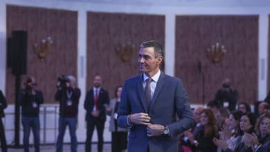 Tezanos da al PSOE una ventaja de casi 9 puntos sobre el PP y mantiene a Vox