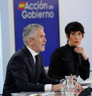 Marlaska asegura que "todas las hipótesis sobre las causas del accidente están [...]