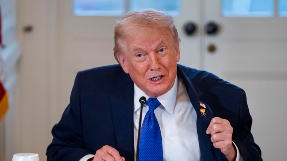 Trump anuncia aranceles del 25% a los países que hagan negocios con Irán