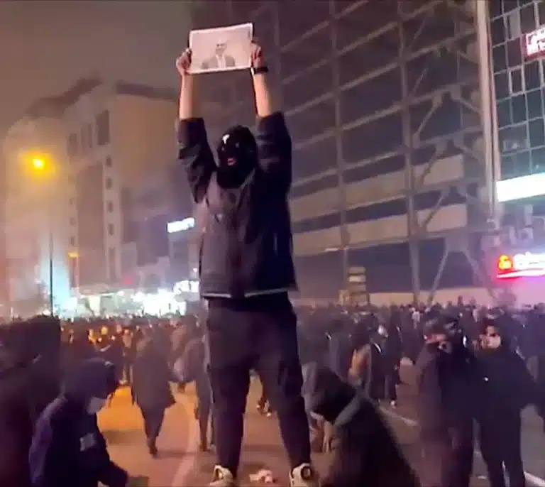 Oposición iraní, entre el exilio y la clandestinidad: ¿alternativa u obstáculo para el fin de la teocracia?