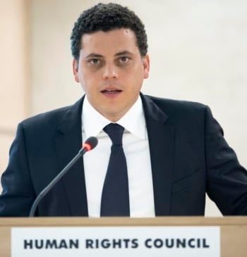 “En Venezuela el ejército es clave y Corina Machado lleva años insultando [...]