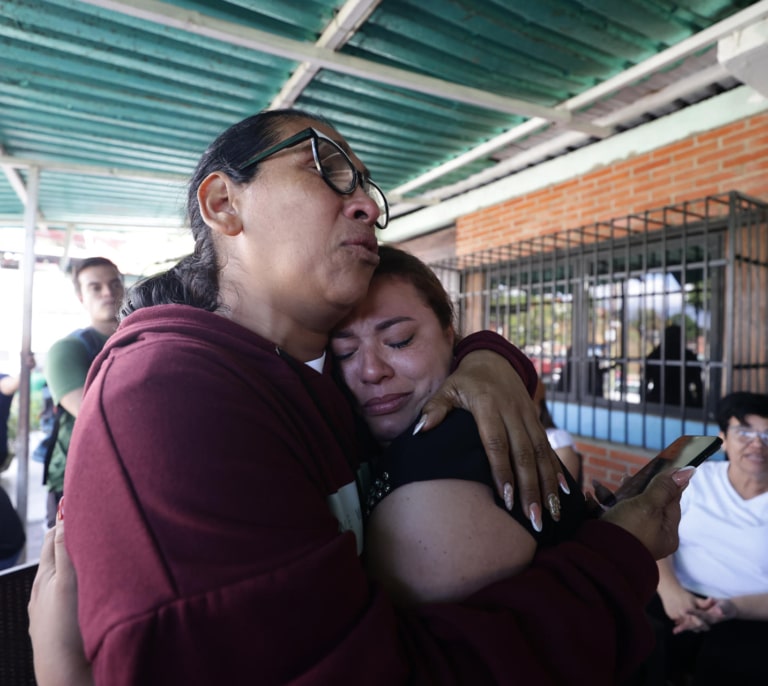 La agónica espera a las puertas de las cárceles en Venezuela: “Se ha liberado a menos del 1% de los presos políticos”