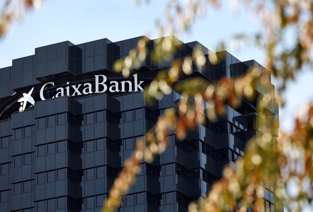 CaixaBank logra un nuevo beneficio récord de 5.891 millones en 2025, un ...