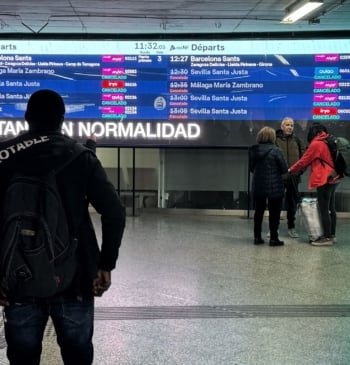 Cuando los viajeros se convierten en supervivientes: desconcierto en Atocha