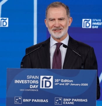 El Rey garantiza el compromiso de España con el libre comercio en [...]