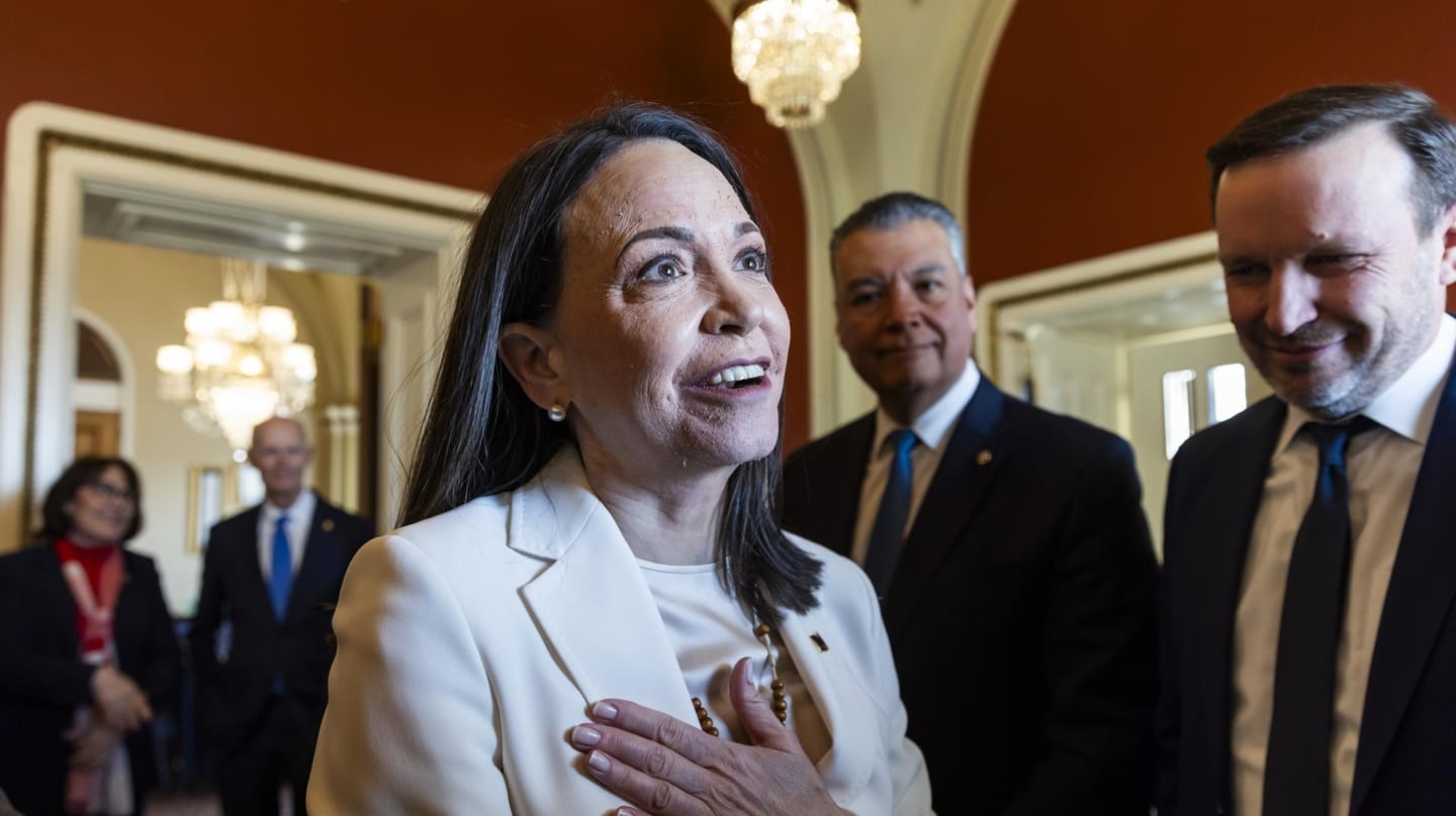 María Corina Machado tras dar la medalla del Nobel a Trump: "Contamos con el presidente para la libertad de Venezuela"