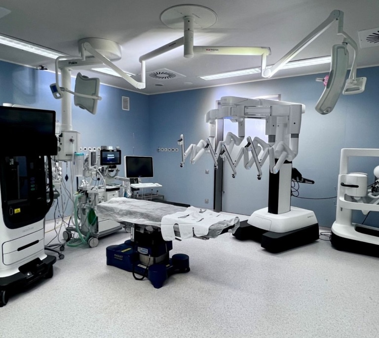 El Hospital Universitario Rey Juan Carlos, primer hospital público en incorporar el modelo más avanzado del robot Da Vinci