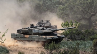 Indra consolida su papel de integrador nacional y busca socios para los obuses entre líderes europeos