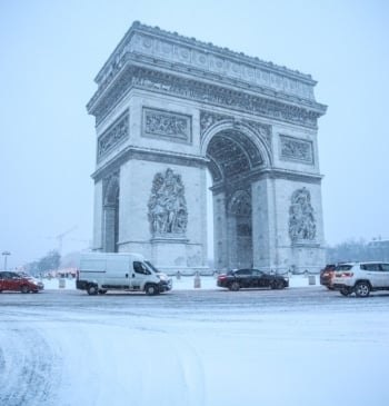 El temporal obliga a cancelar vuelos por toda Europa