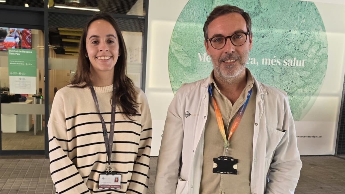 Los investigadores Laura Pérez-Carasol y Saül Martínez-Horta, autores principales del estudio.