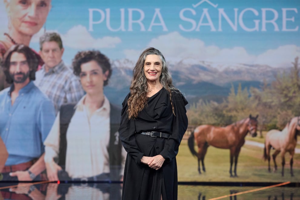Ángela Molina, en los estudios de Mediaset, durante la presentación de la serie 'Pura Sangre'
