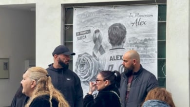 Así ha llegado entre insultos a los juzgados el hombre que confesó el crimen del niño de Sueca