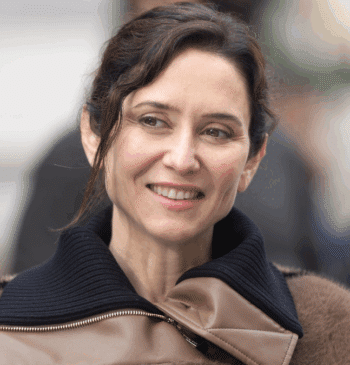 Ayuso acusa a Zapatero de lucrarse con Venezuela y de haber blanqueado [...]