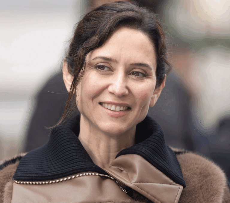 Ayuso acusa a Zapatero de lucrarse con Venezuela y de haber blanqueado el régimen de Maduro