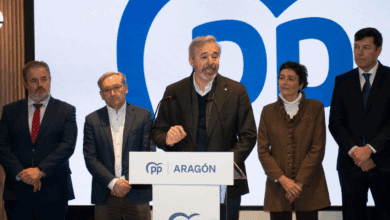 Azcón acusa a Alegría de trabajar para Pedro Sánchez y no para Aragón: "No hay mayor traición que no defender a tu gente"