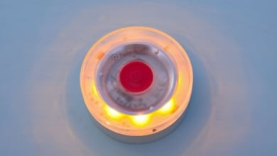 ¿Es obligatoria la baliza V-16 para las motos?