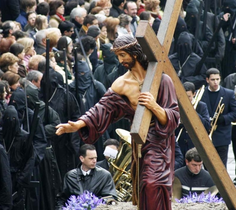 ¿Mujeres llevando el Jesús Nazareno del Viernes Santo de Zamora? Se prorroga la incógnita