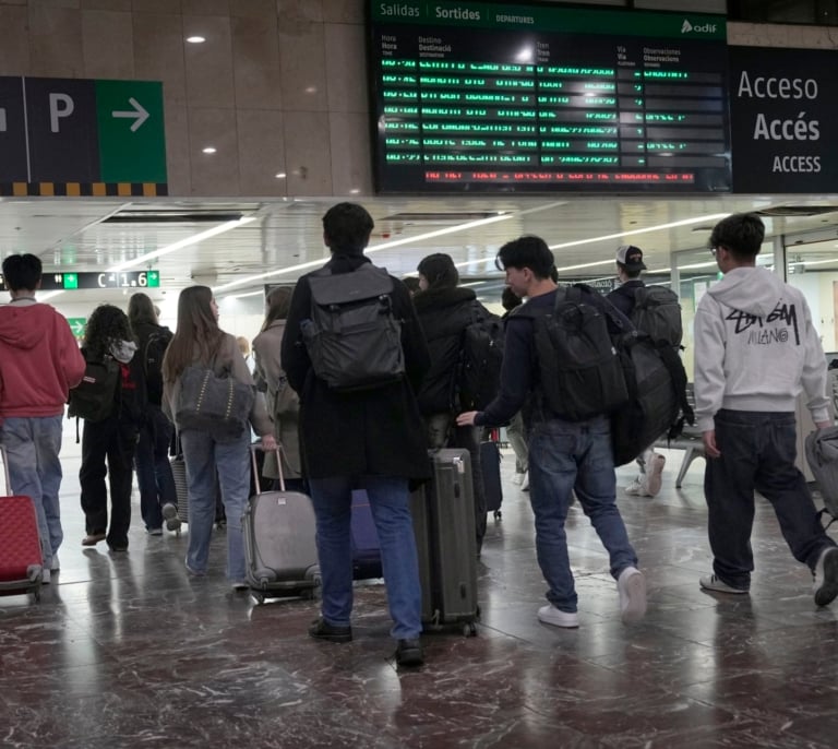 El caos en Rodalies por el accidente de Gelida desgasta al Gobierno en Cataluña y reabre la brecha con sus socios independentistas