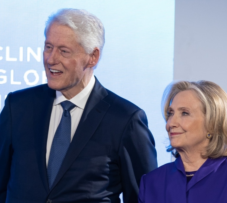 Los Clinton desafían a la comisión Epstein y se niegan a declarar: "Es el momento de luchar por este país, sus principios y su gente"