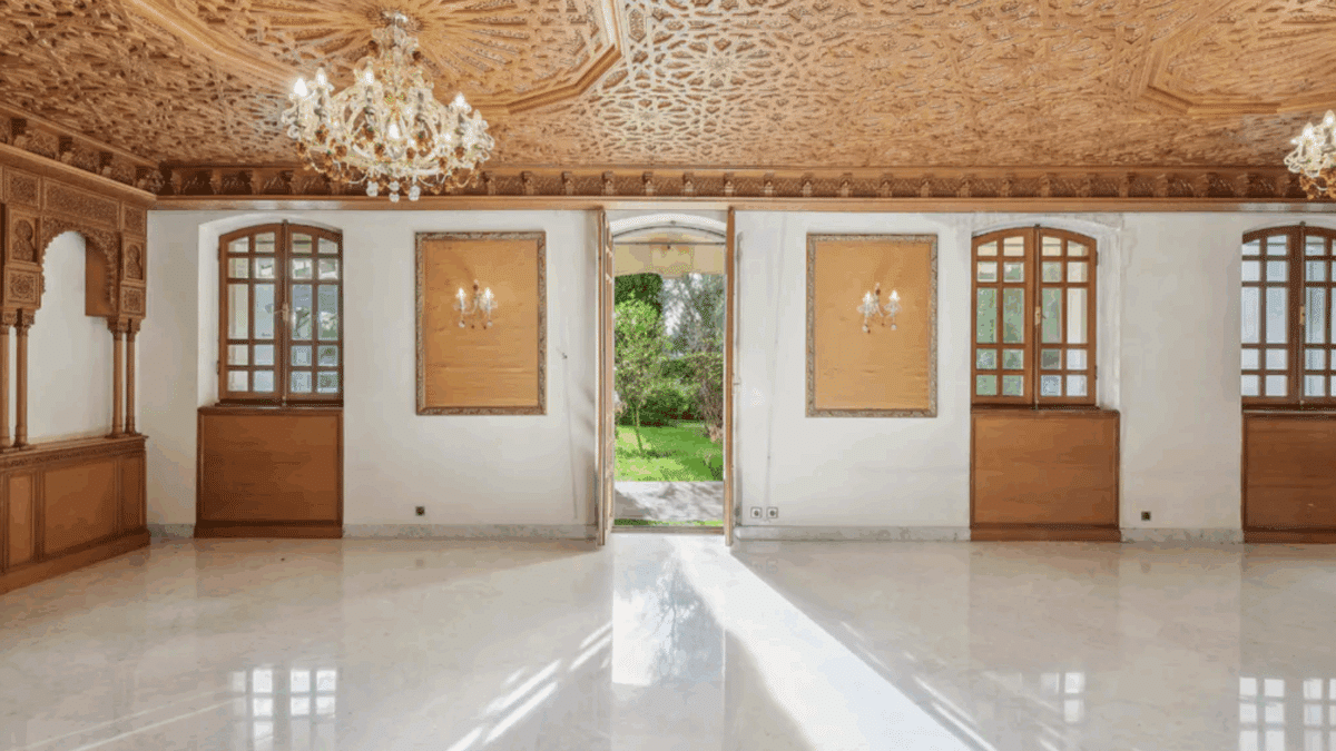 Los hermanos de Mohamed VI ponen a la venta las millonarias mansiones de su madre en París