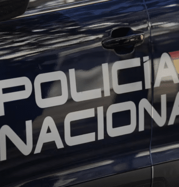 La Policía busca al hijo de una mujer asesinada en Algeciras como [...]
