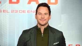 Chris Pratt posa en el photocall durante la presentación de la película 'Sin piedad', en Madrid.