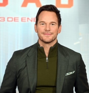 Chris Pratt posa en el photocall durante la presentación de la película 'Sin piedad', en Madrid.