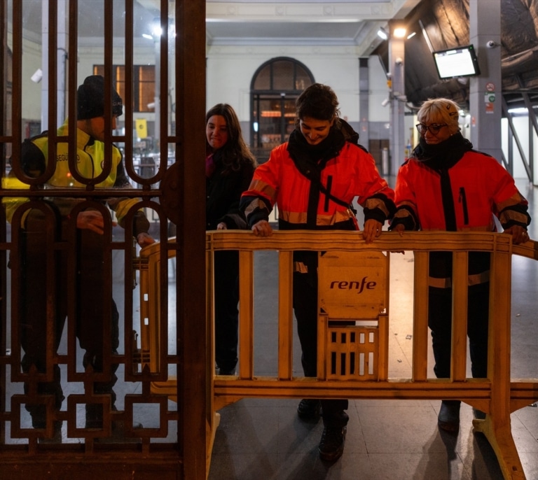 Puente no descarta el "ciberataque" por el 'baile' de suspensiones de Rodalies