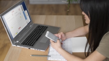 El temor a un “Gran Hermano laboral” paraliza la aprobación del registro horario digital