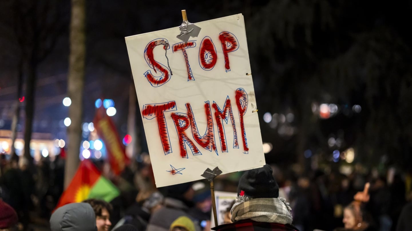 Manifestación e Davos contra Trump