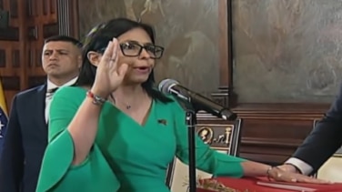 Delcy Rodríguez jura como presidenta de Venezuela "por Maduro y por Chávez"