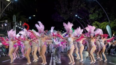 El Carnaval de Santa Cruz de Tenerife convierte a la ciudad en el Río de Janeiro europeo