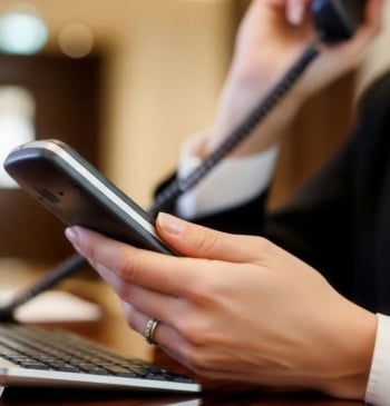 La normativa que permite el despido por usar el móvil en el [...]