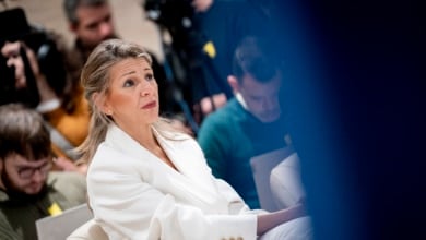 El empleo retrocede donde el salario mínimo pesa más: 83.700 ocupados menos en hostelería y hogar