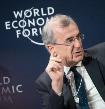 El gobernador del Banco de Francia avisa del riesgo de "asfixia a [...]