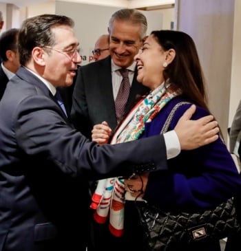 Marruecos pide a Albares que intervenga para levantar el embargo de su [...]