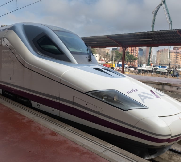 La comisión de accidentes retrasó un año la investigación de un caso similar al de Cataluña con un AVE en Málaga