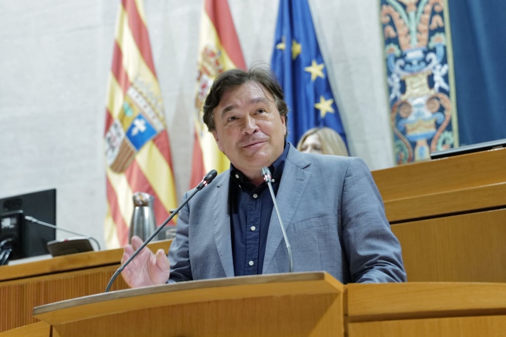 El diputado de Aragón-Teruel Existe, Tomás Guitarte, durante un Pleno de las Cortes de Aragón