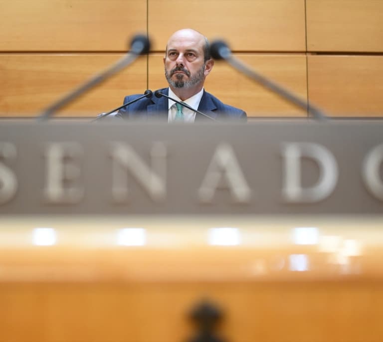 El Senado amenaza a Sánchez  con "consecuencias jurídicas "si no acude al Pleno extraordinario por Adamuz