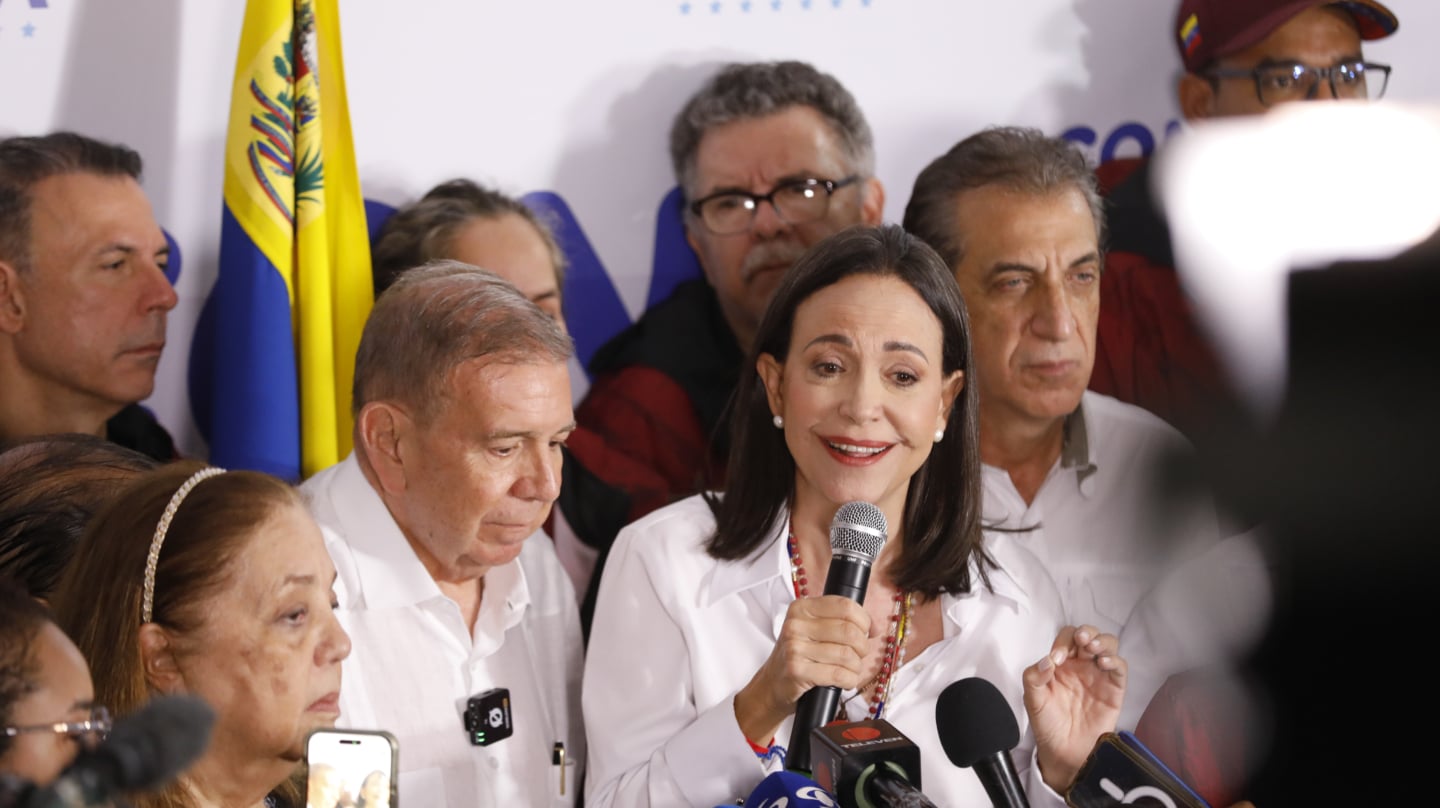 María Corina Machado y Edmundo González, a su derecha, tras la victoria en las presidenciales de julio de 2024.