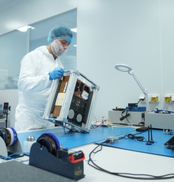 Alarma en el empleo de alto valor añadido: España pierde 33.000 profesionales [...]