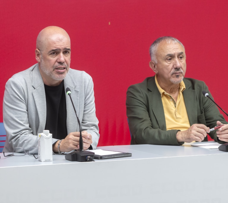 Los sindicatos exigen alzas salariales de hasta el 8,5% para cada año en la negociación colectiva con la CEOE