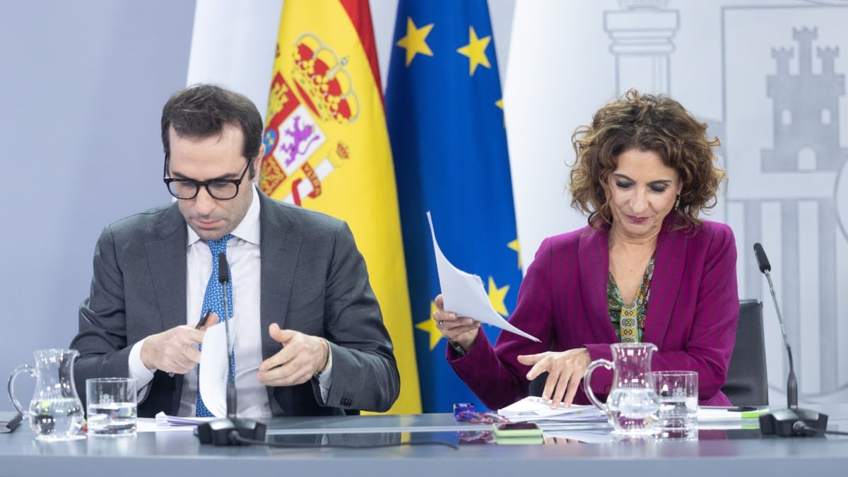 La deuda baja en porcentaje, pero sigue en récord mientras el FMI pide disciplina fiscal