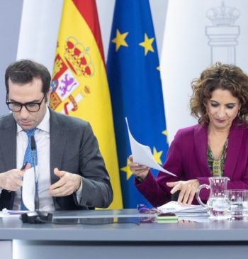 La deuda baja en porcentaje, pero sigue en récord mientras el FMI [...]